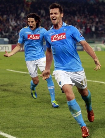 内被球迷们 内被球迷们